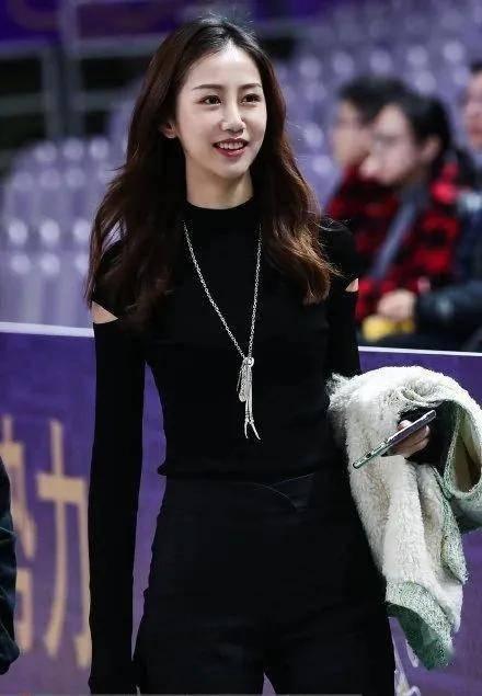 国产卡戴珊视频全集,时尚辣妈的华丽蜕变与生活揭秘  第3张