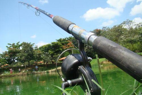 国产路亚钓鱼竿钓鱼视频  第3张